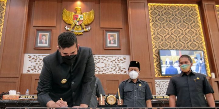 DPRD-Pemkot Probolinggo Teken Nota Kesepakatan KUA PPAS P-APBD 2021